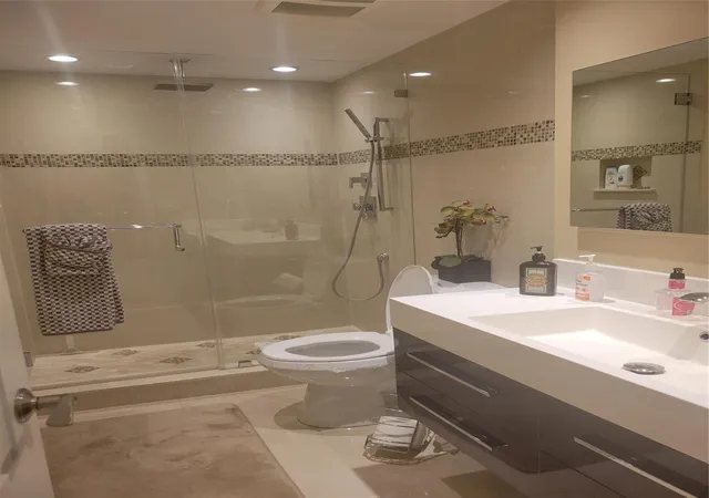 Photo 4 of Condo for sale at 19370 Collins Ave #1218, Sunny Isles Beach, FL 33160 | MLS# B26076834 | Listing updated on 2026-09-16