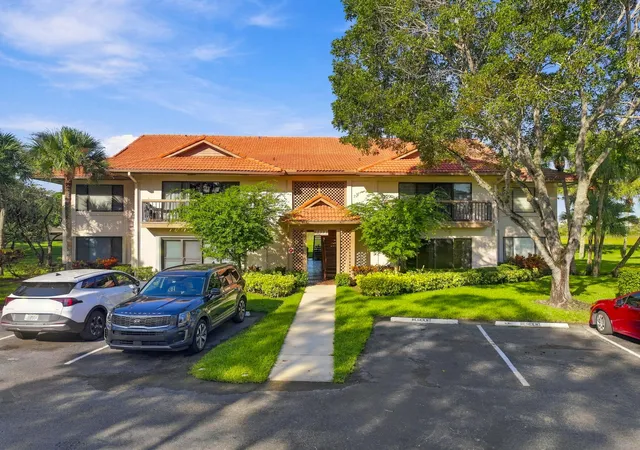 Photo 3 of Condo for sale at 1111 Duncan Cir #202, Palm Beach Gardens, FL 33418 | MLS# B26076848 | Listing updated on 2026-09-16