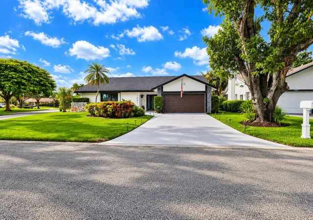 Photo 2 of Single family home for sale at 7007 Nw 40th Place, Coral Springs, FL 33065 | MLS# B26076865 | Listing updated on 2026-10-05