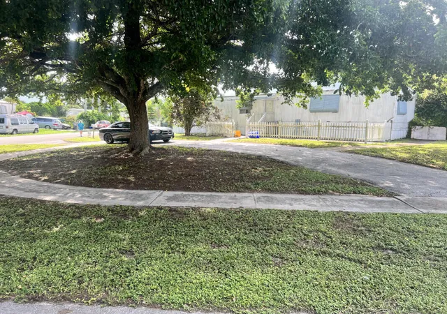 Photo 1 of Manufactured home for sale at 5385 Elaine Cir, West Palm Beach, FL 33417 | MLS# B26076868 | Listing updated on 2026-09-16