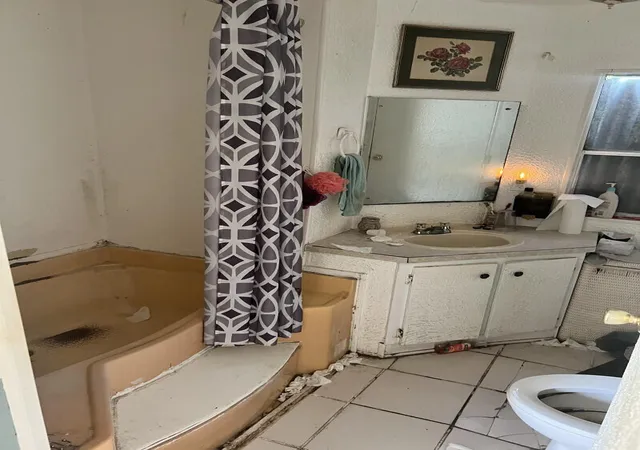 Photo 3 of Manufactured home for sale at 5385 Elaine Cir, West Palm Beach, FL 33417 | MLS# B26076868 | Listing updated on 2026-09-16