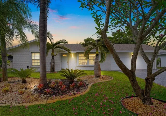 Single family home for sale at 4091 Lakespur Cir N, Palm Beach Gardens, FL 33410 | MLS# B26076880