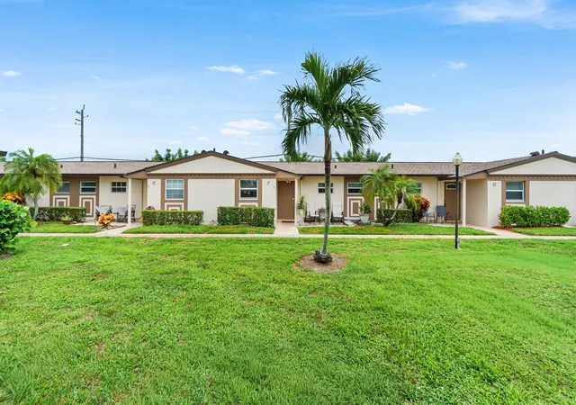 Condo for sale at 2883 Crosley Dr W #F, West Palm Beach, FL 33415 | MLS# B26076901