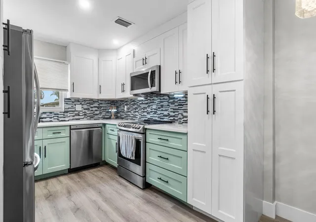 Photo 4 of Condo for sale at 2883 Crosley Dr W #F, West Palm Beach, FL 33415 | MLS# B26076901 | Listing updated on 2026-09-16