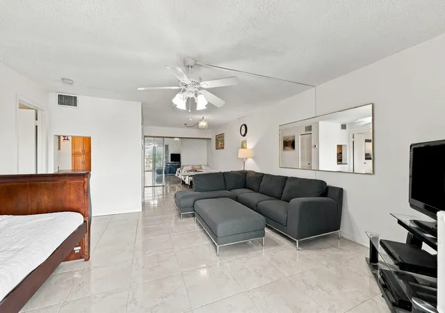 Photo 4 of Condo for sale at 3909 N Ocean Blvd #410, Fort Lauderdale, FL 33308 | MLS# B26076902 | Listing updated on 2026-10-07