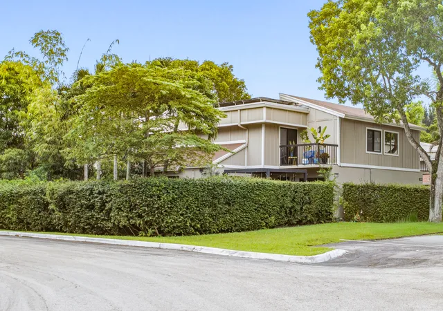 Photo 2 of Sale Pending at 13278 Nw 5th Court, Plantation, FL 33325 | MLS# B26076915 | Listing updated on 2026-10-06