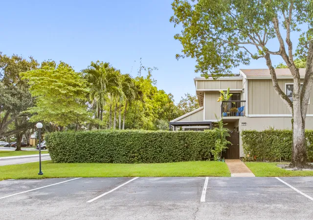 Photo 3 of Sale Pending at 13278 Nw 5th Court, Plantation, FL 33325 | MLS# B26076915 | Listing updated on 2026-10-06