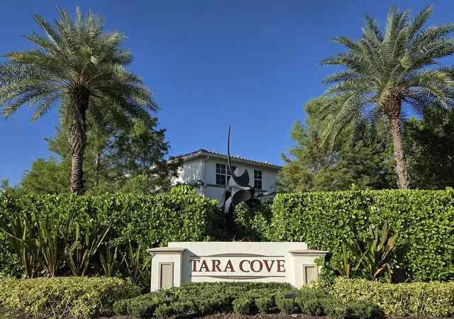 Townhouse for sale at 4679 Tara Cvs Way, West Palm Beach, FL 33417 | MLS# B26077002