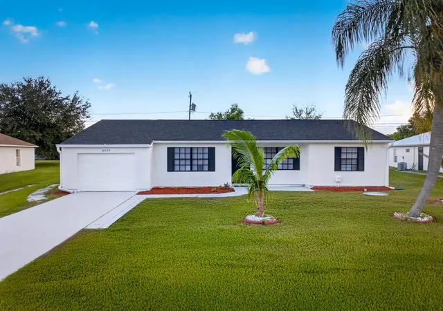 Single family home for sale at 2557 SE Robin Cir, Port Saint Lucie, FL 34952 | MLS# B26077069