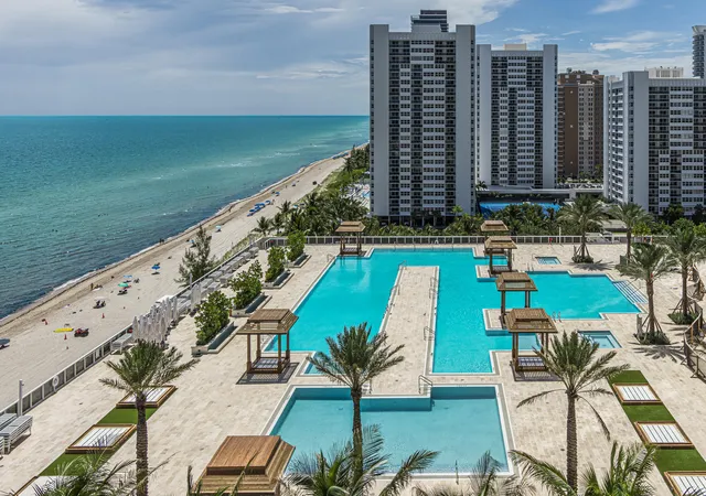 Listing Photo 3 - Condo for sale in building located at 1830 S Ocean Dr, Hallandale Beach, FL 33009 - Unit #1402