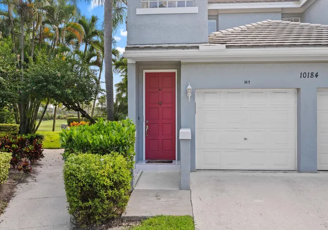 Photo 2 of Condo for sale at 10184 Andover Coach Cir #H1, Lake Worth, FL 33449 | MLS# B26077130 | Listing updated on 2026-09-23