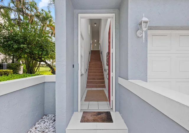 Photo 3 of Condo for sale at 10184 Andover Coach Cir #H1, Lake Worth, FL 33449 | MLS# B26077130 | Listing updated on 2026-09-23