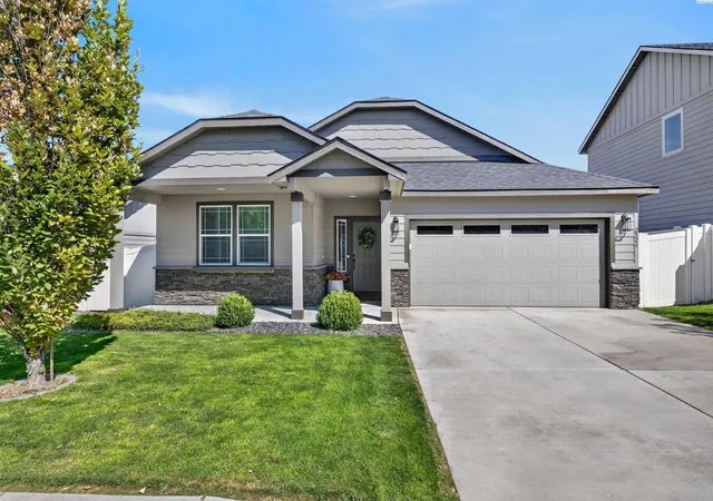 Photo 1 of Single family home for sale at 2926 Bellerive Dr, Richland, WA 99352 | MLS# 296318 | Listing updated on 2026-09-11