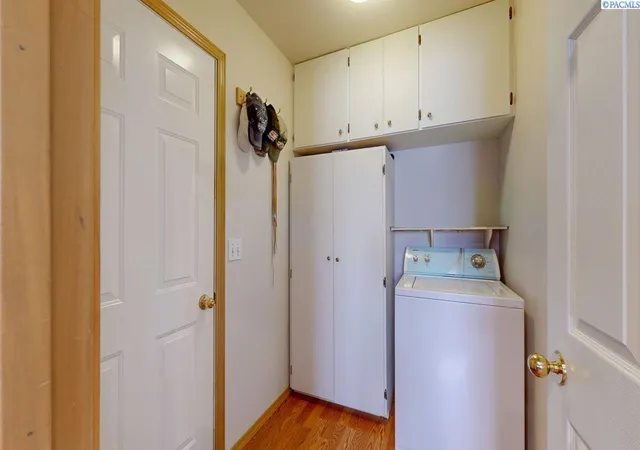 Photo 4 of Single family home for sale at 2427 S Arthur Ct, Kennewick, WA 99338 | MLS# 296342 | Listing updated on 2026-09-11