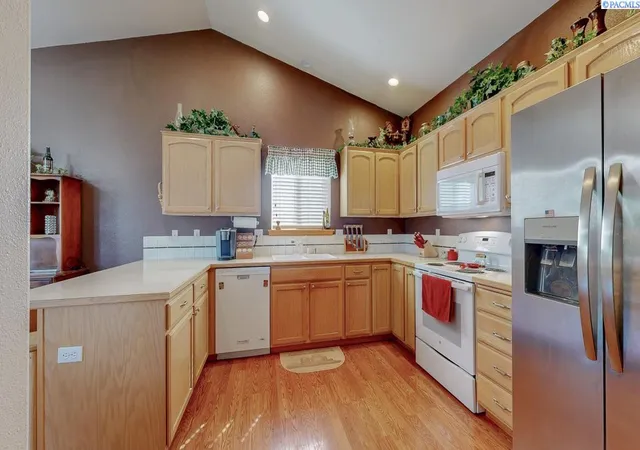 Photo 30 of Single family home for sale at 2427 S Arthur Ct, Kennewick, WA 99338 | MLS# 296342 | Listing updated on 2026-09-11