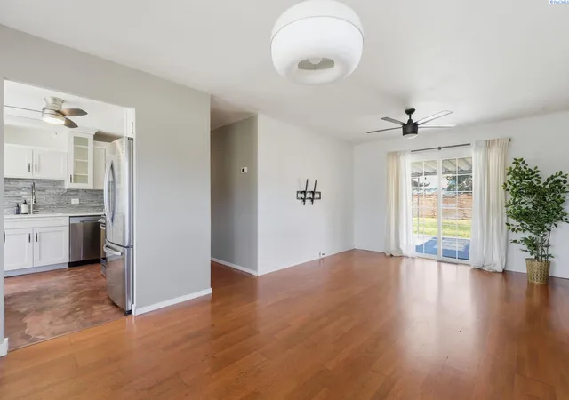 Photo 2 of Single family home for sale at 357 Cottonwood Dr, Richland, WA 99352 | MLS# 296311 | Listing updated on 2026-09-10