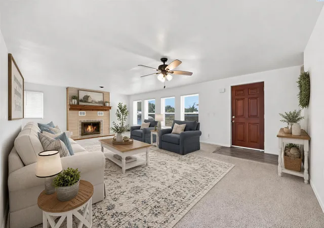 Photo 2 of Single family home for sale at 2627 S Oak St, Kennewick, WA 99337 | MLS# 296210 | Listing updated on 2026-09-11