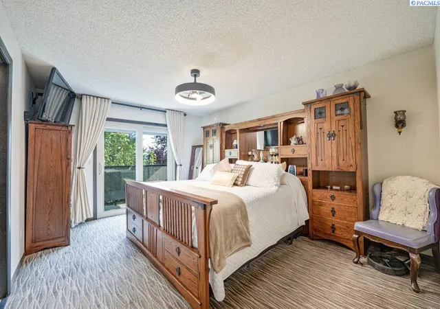 Photo 3 of Sale Pending at 211 NW Sunrise Dr, Pullman, WA 99163 | MLS# 296242 | Listing updated on 2026-09-11
