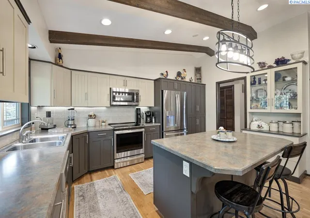 Photo 36 of Sale Pending at 211 Nw Sunrise Dr, Pullman, WA 99163 | MLS# 296242 | Listing updated on 2026-09-11