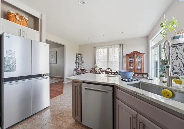 Photo 2 of Single family home for sale at 9819 Mustang Dr, Pasco, WA 99301 | MLS# 296336 | Listing updated on 2026-09-11