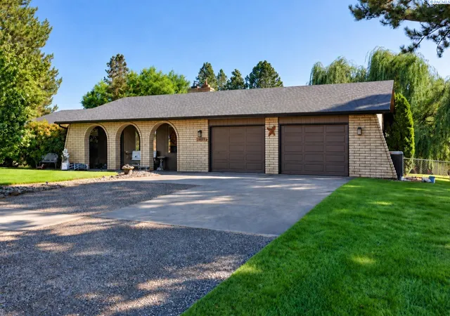 Photo 1 of Single family home for sale at 4922 W Argent Rd, Pasco, WA 99301 | MLS# 296303 | Listing updated on 2026-09-10