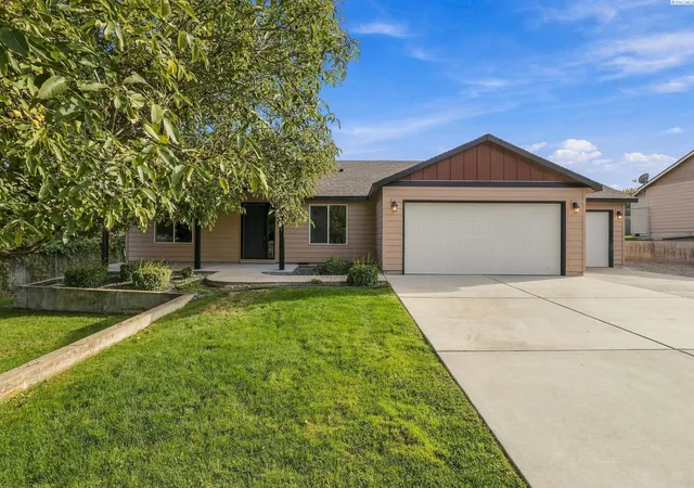 Photo 1 of Single family home for sale at 2730 Leslie Rd, Richland, WA 99352 | MLS# 296361 | Listing updated on 2026-09-12
