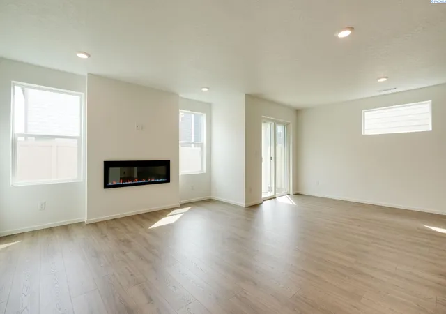 Photo 2 of Single family home for sale at 6528 Polar Dr, Pasco, WA 99301 | MLS# 296288 | Listing updated on 2026-09-09