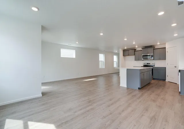 Photo 2 of Single family home for sale at 6528 Polar Dr, Pasco, WA 99301 | MLS# 296288 | Listing updated on 2026-09-09