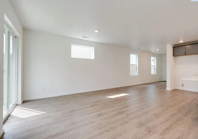 Photo 4 of Single family home for sale at 6528 Polar Dr, Pasco, WA 99301 | MLS# 296288 | Listing updated on 2026-09-09