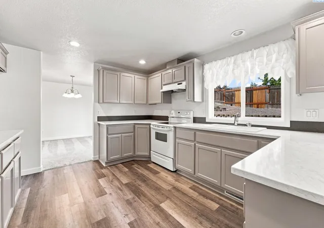 Photo 3 of Single family home for sale at 5600 Monica Ct, West Richland, WA 99353 | MLS# 295538 | Listing updated on 2026-09-10