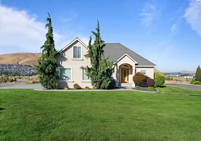 Photo 1 of Single family home for sale at 934 Allenwhite Dr, Richland, WA 99352 | MLS# 296315 | Listing updated on 2026-09-11