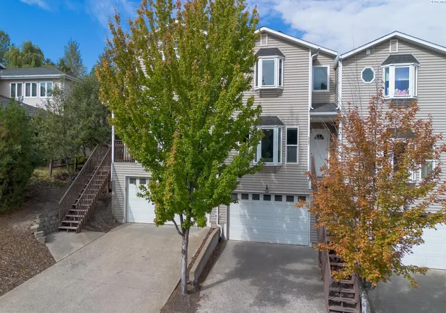 Photo 1 of Townhouse for sale at 2347 Nw Ridgeline Dr, Pullman, WA 99163 | MLS# 296252 | Listing updated on 2026-09-11