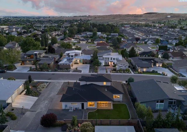 Photo 2 of Single family home for sale at 1822 Lexi Ct, Richland, WA 99352 | MLS# 294471 | Listing updated on 2026-09-11