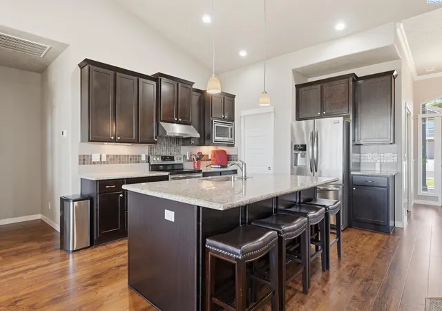 Photo 3 of Single family home for sale at 4235 Maple Ln, West Richland, WA 99353 | MLS# 296333 | Listing updated on 2026-09-15