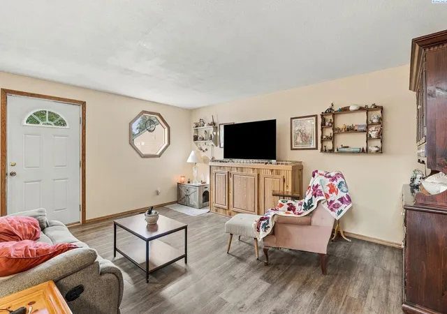 Photo 2 of Single family home for sale at 4214 Desert Pl, Pasco, WA 99301 | MLS# 296343 | Listing updated on 2026-09-11