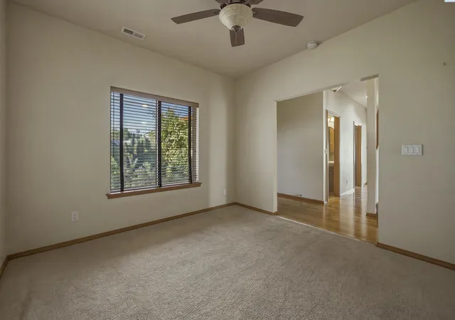 Photo 4 of Single family home for sale at 522 Charbonneau Dr, Richland, WA 99352 | MLS# 296314 | Listing updated on 2026-09-10