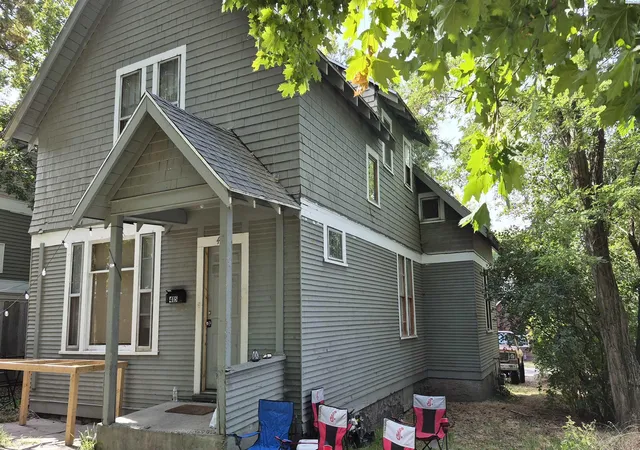 Photo 1 of Single family home for sale at 415 Ne Colorado St, Pullman, WA 99163 | MLS# 296201 | Listing updated on 2026-09-11