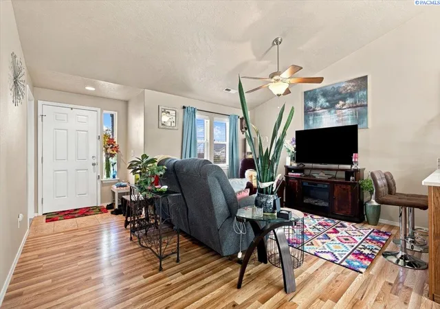 Photo 2 of Single family home for sale at 6107 Westport Ln, Pasco, WA 99301 | MLS# 296307 | Listing updated on 2026-09-11
