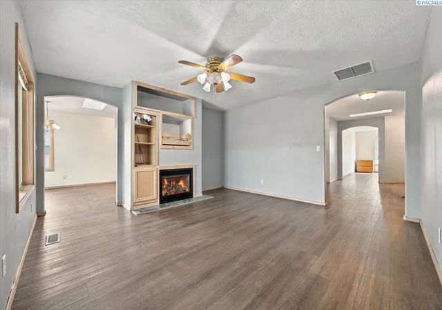 Photo 3 of Single family home for sale at 1906 W 22nd Avenue, Kennewick, WA 99337 | MLS# 296329 | Listing updated on 2026-09-11