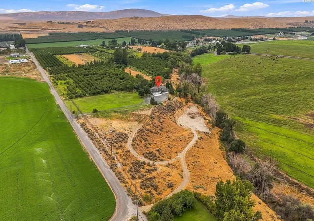 Photo 1 of Single family home for sale at 33704 S Tamarack Pr Se, Kennewick, WA 99337 | MLS# 293890 | Listing updated on 2026-09-15