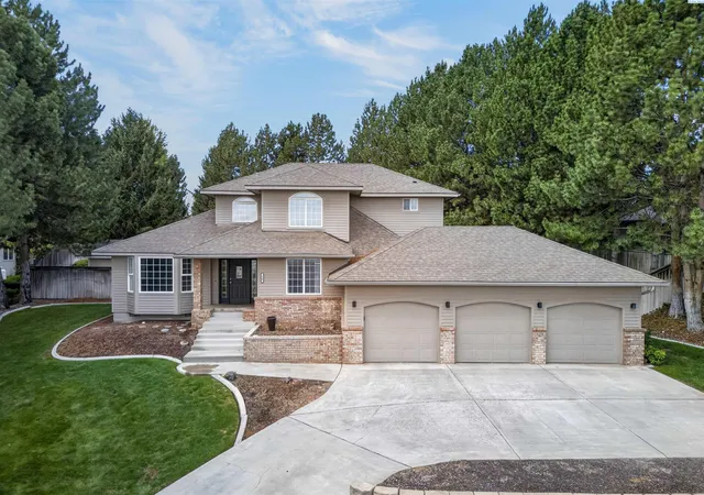 Photo 1 of Single family home for sale at 3809 W 43rd Avenue, Kennewick, WA 99337 | MLS# 296209 | Listing updated on 2026-09-17