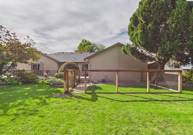 Photo 2 of Single family home for sale at 2422 Mark Ave, Richland, WA 99352 | MLS# 296322 | Listing updated on 2026-09-11