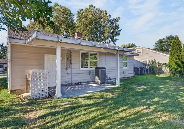 Photo 2 of Sale Pending at 1914 W 3rd Avenue, Kennewick, WA 99336 | MLS# 296082 | Listing updated on 2026-09-11