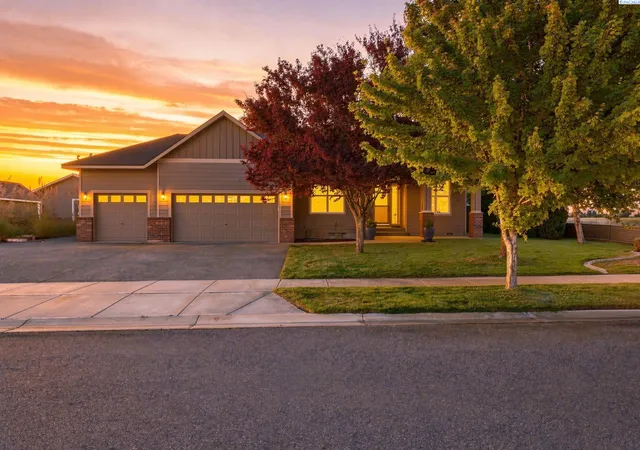 Photo 1 of Single family home for sale at 4214 Road 105, Pasco, WA 99301 | MLS# 296331 | Listing updated on 2026-09-11