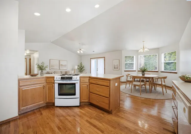 Photo 3 of Single family home for sale at 2714 S Zillah Ct, Kennewick, WA 99337 | MLS# 296105 | Listing updated on 2026-09-11