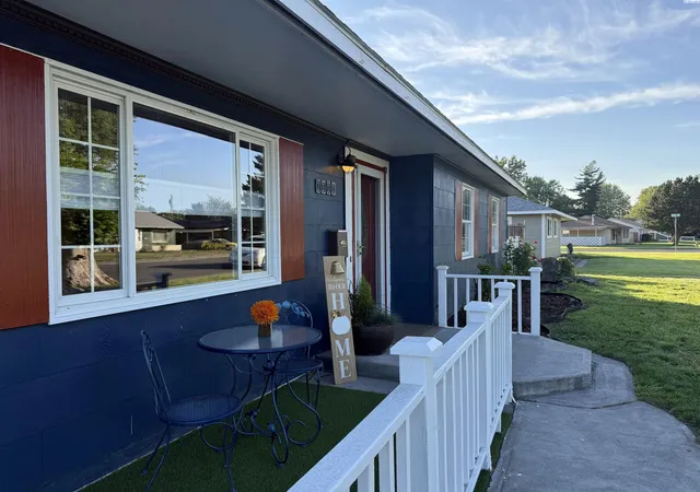Photo 1 of Single family home for sale at 1111 Cottonwood, Richland, WA 99354 | MLS# 295485 | Listing updated on 2026-09-11