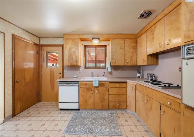 Photo 2 of Single family home for sale at 1823 W Brown St, Pasco, WA 99301 | MLS# 296346 | Listing updated on 2026-09-12