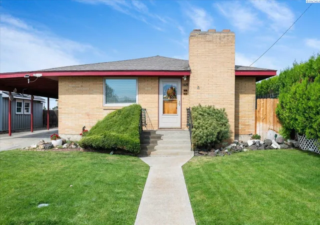 Photo 1 of Single family home for sale at 1823 W Brown St, Pasco, WA 99301 | MLS# 296346 | Listing updated on 2026-09-12