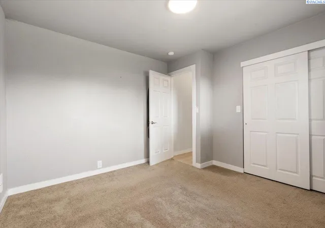 Photo 3 of Single family home for sale at 2032 Cascade Ave, Richland, WA 99354 | MLS# 296031 | Listing updated on 2026-09-10