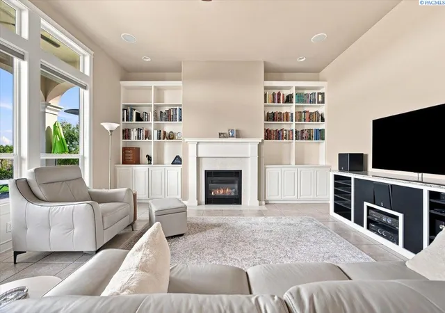 Photo 3 of Single family home for sale at 298 Piper St, Richland, WA 99352 | MLS# 296251 | Listing updated on 2026-09-10
